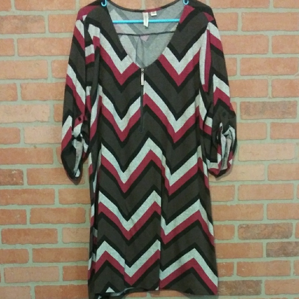 NWOT Tacera dress 2X chevron 3/4 sleeve zipper mid